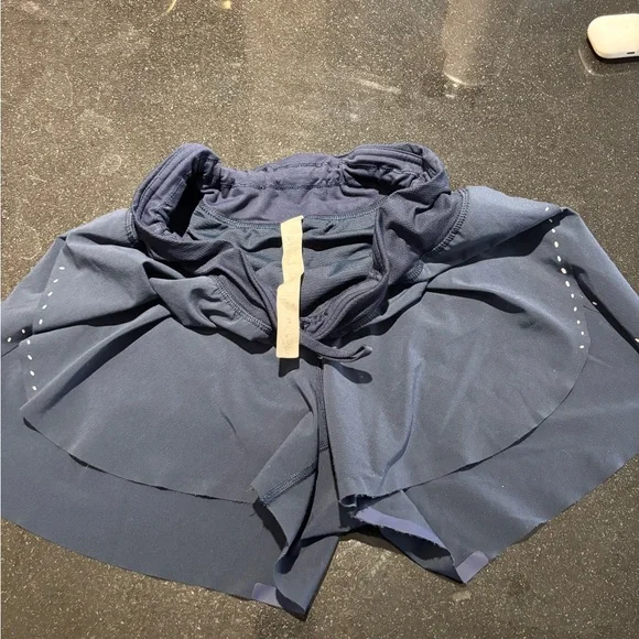 lululemon fast and free 3in split shorts (sz 6) - Picture 3 of 4